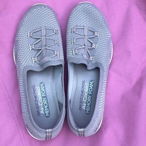 Women’s 8 1/2 Sketchers
